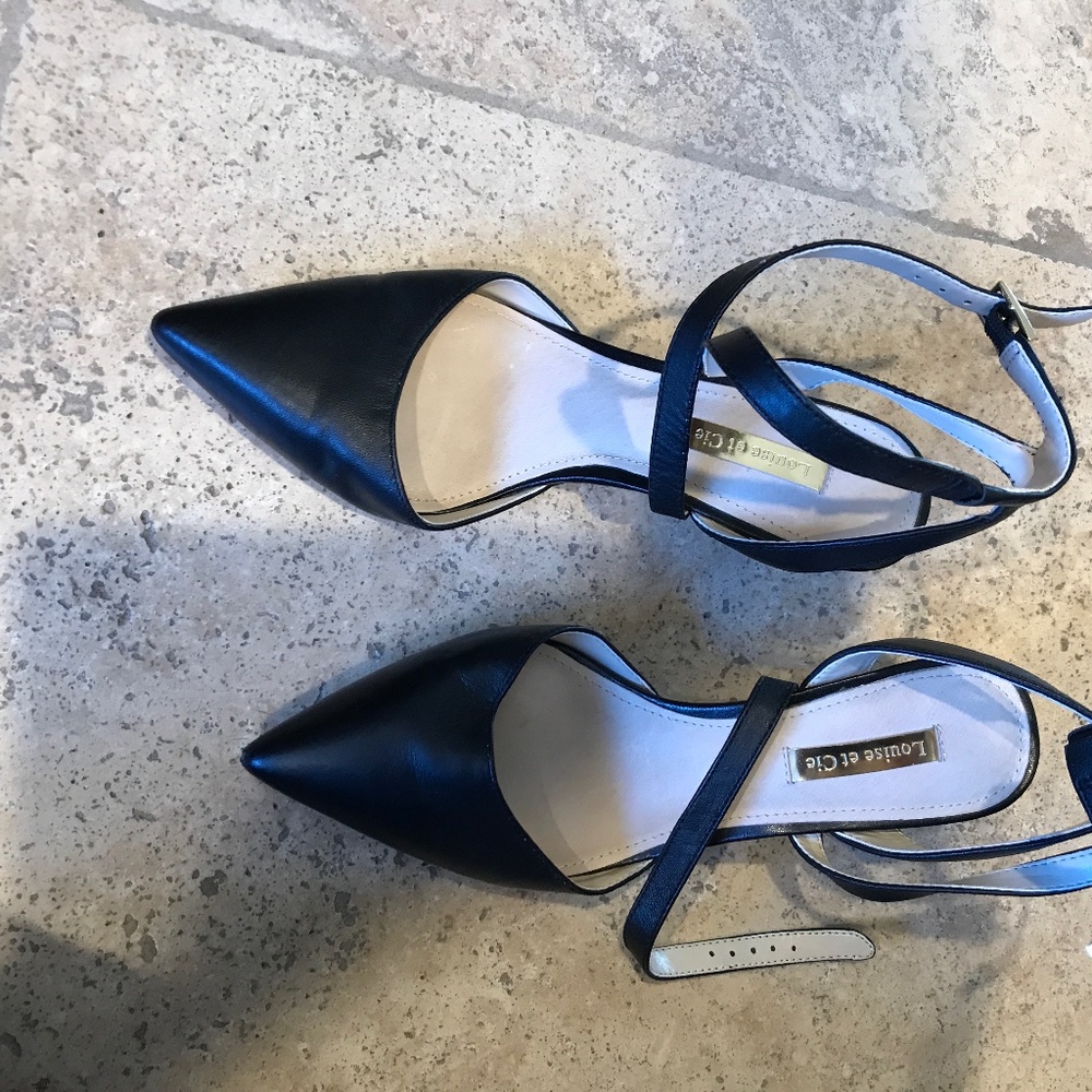 Black size 6 scrappy dress shoes